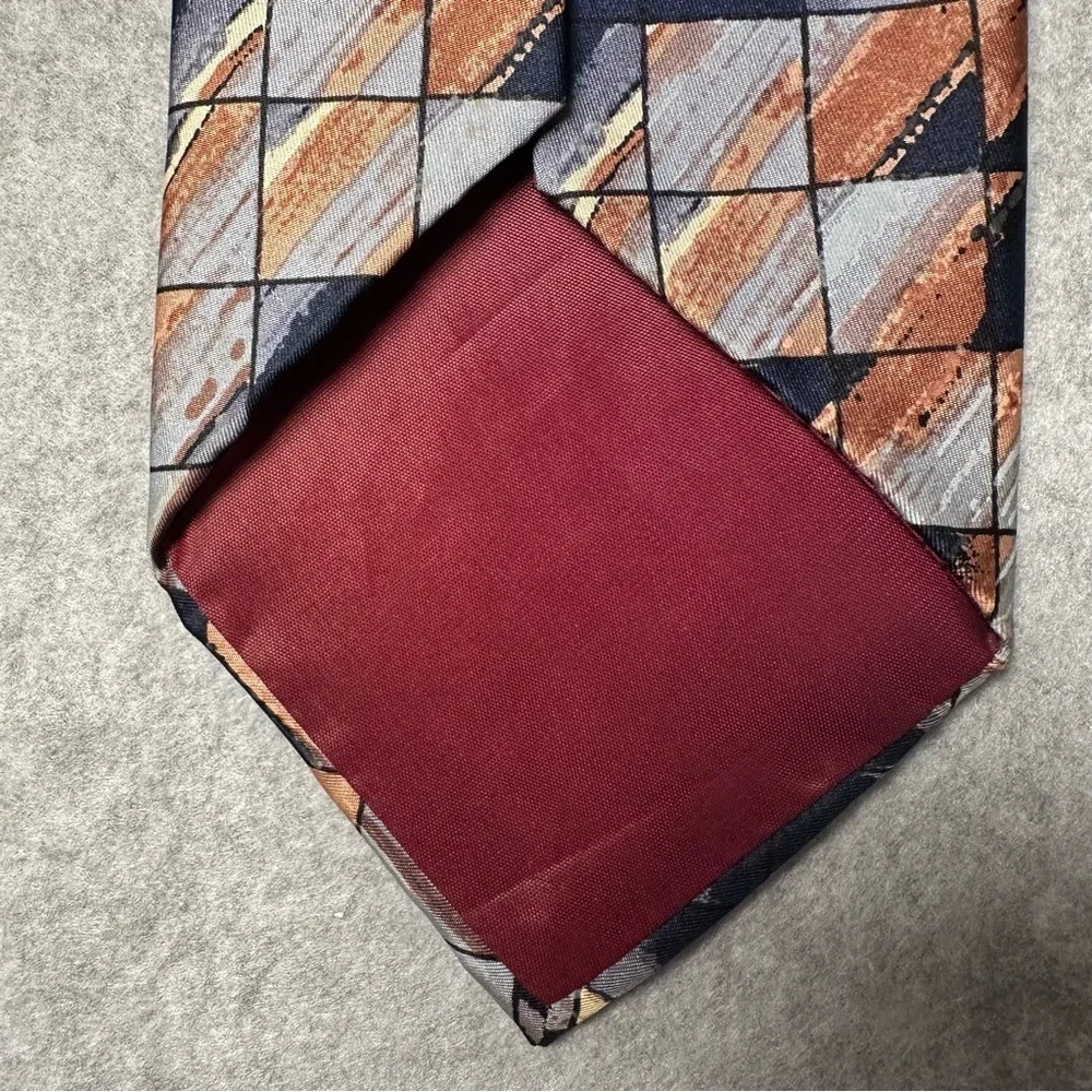 Courchevel All Silk Geometric Pattern Necktie Made in Italy Men's Accessory